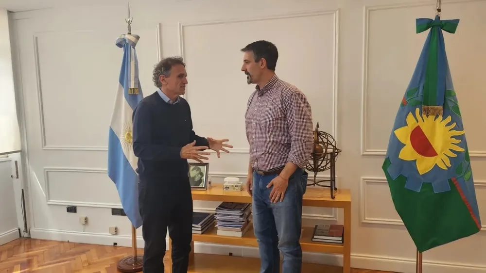 Ianantuony junto a Katopodis.