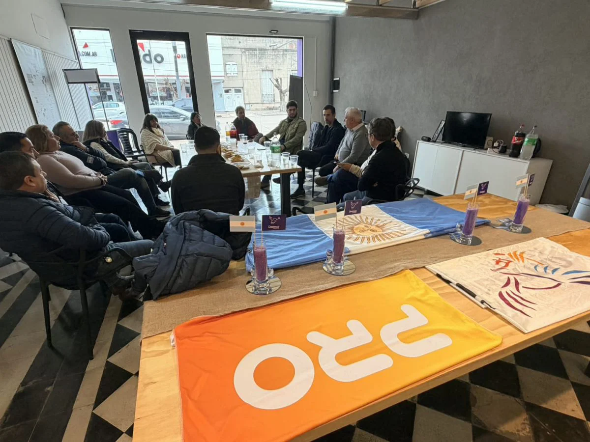 PRO y LLA miran a 2027, pero el acuerdo sigue lejos: qué se negocia en la Provincia