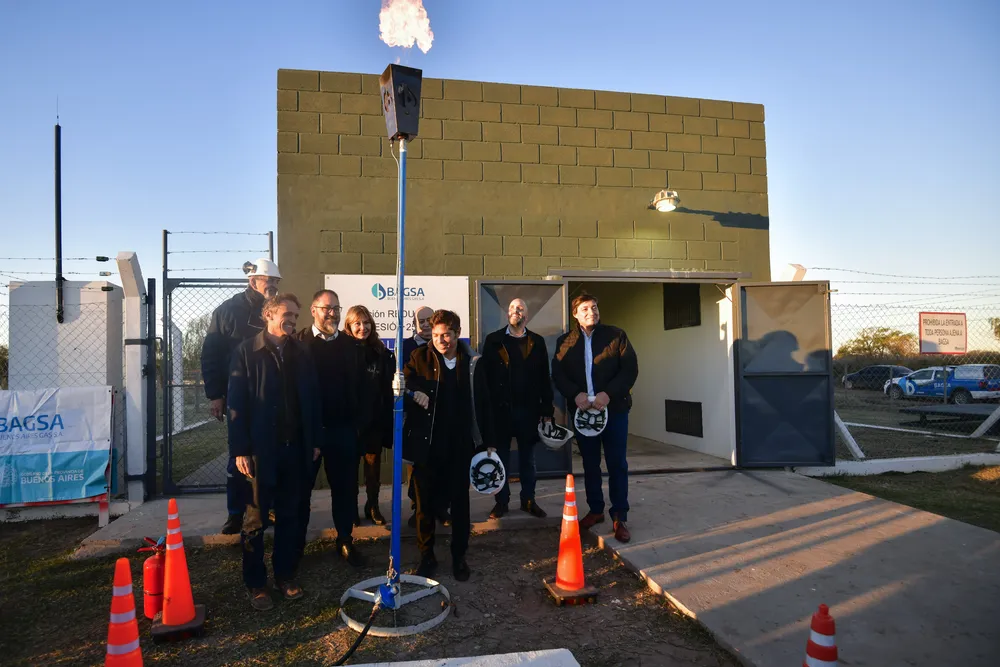 Gasoducto, escrituras y salud Kicillof y Acerbo compartieron una jornada de anuncios en Daireaux