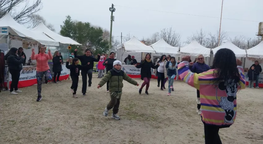 Pavón vivió una tarde de cicloturismo, feria y espectáculos