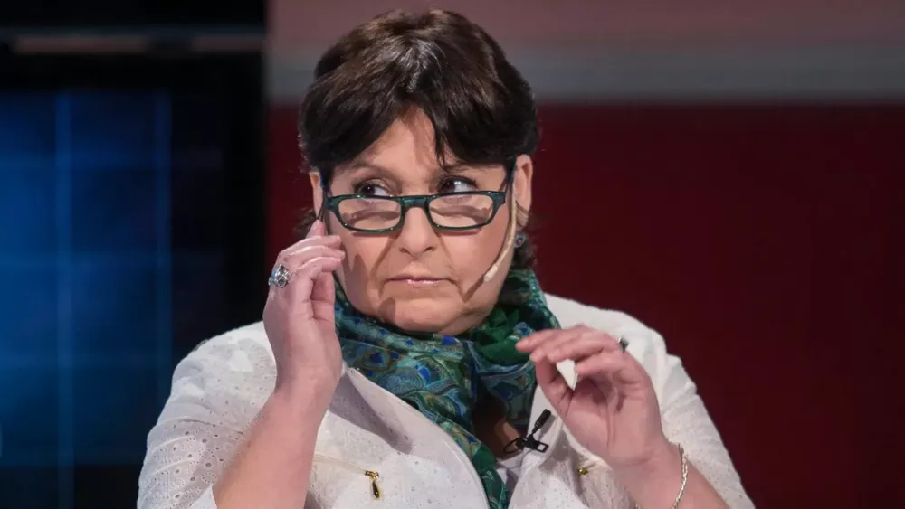 Imputaron a Batakis por la contratación de familiares y una numeróloga en Banco Nación