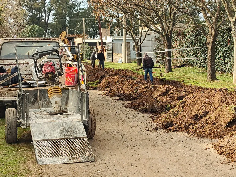 Rojas fortalece la infraestructura barrial con nuevas obras en Evita y La Loma 2