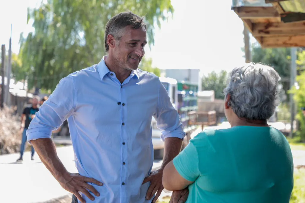Federico Achával supervisó obras viales en Lagomarsino y celebró los precarnavales en Del Viso
