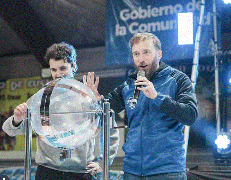 Otermín acompañó el sorteo del fixture de la Copa Comunidad 2025 en el Parque de Lomas