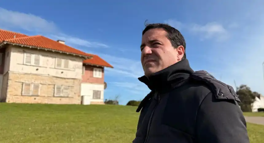 Maximiliano Abad.