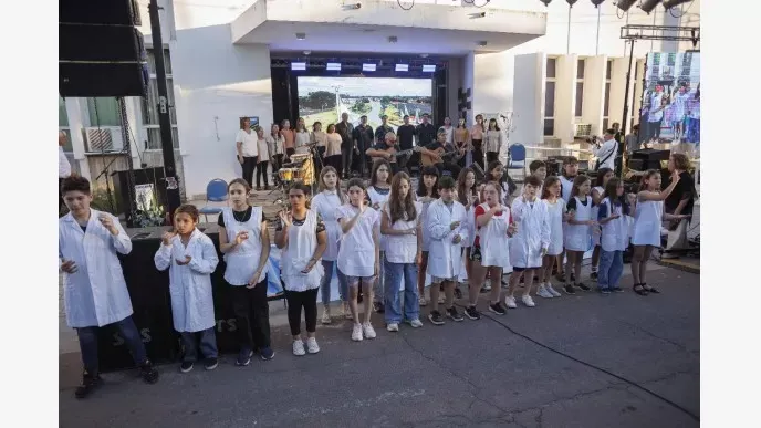 Spinolo asumió como intendente en Tres Lomas: “Gobernaremos con prudencia y mesura”