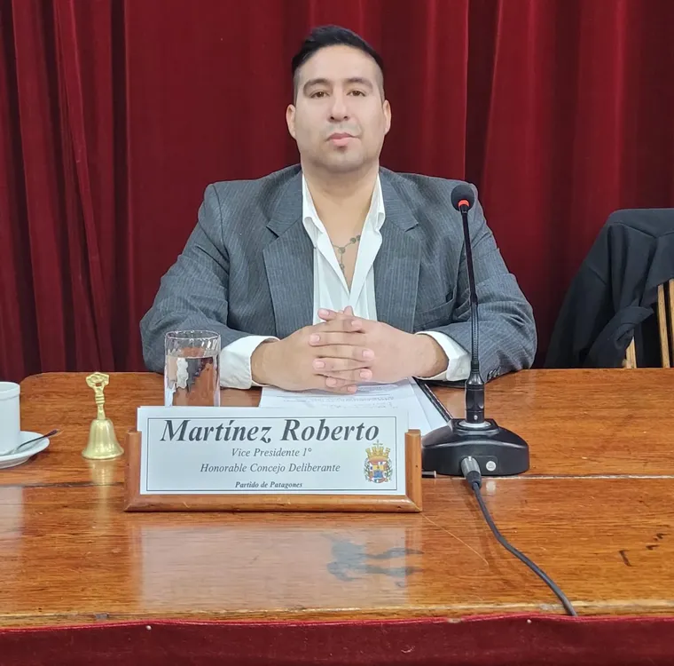 ROBERTO MARTINEZ LLA PATAGONES