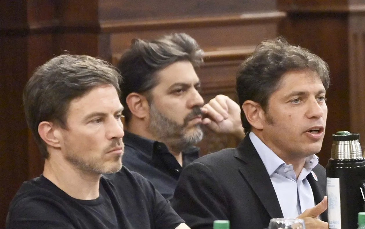 Ministros Costa y Bianco junto al gobernador Kicillof