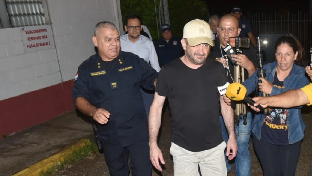 Kueider en Paraguay.