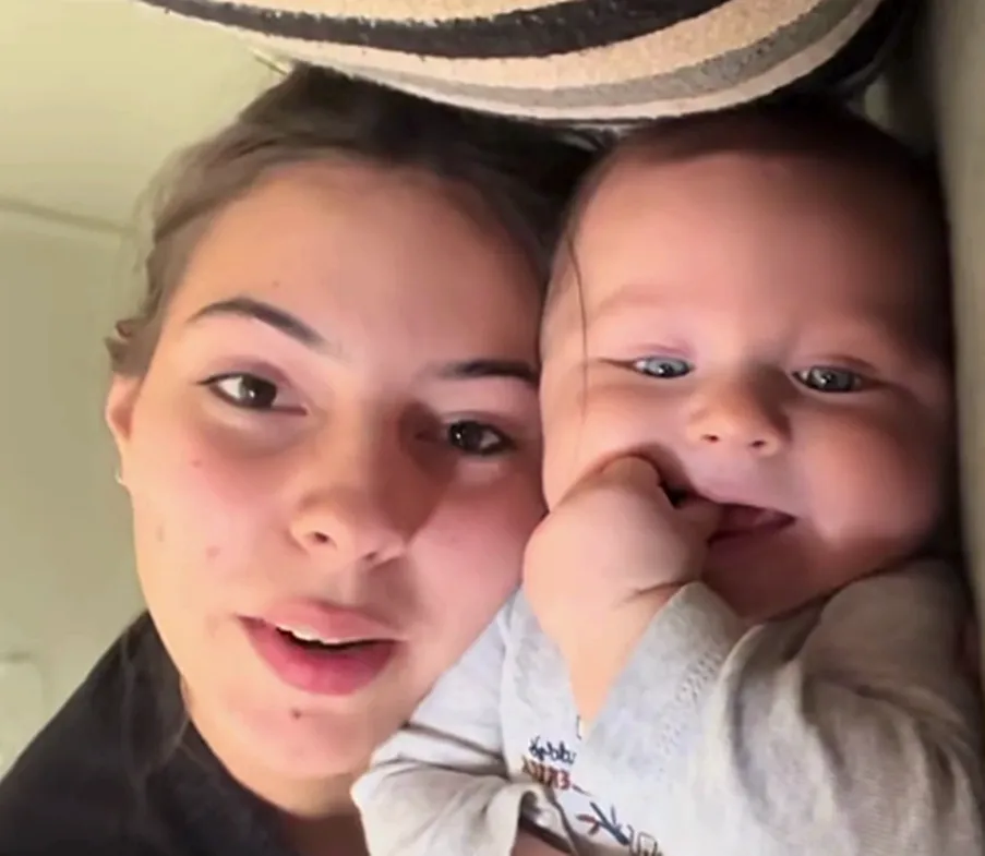 ¡Cambio de pañal nivel Pro! Este bebé es todo lo que está bien