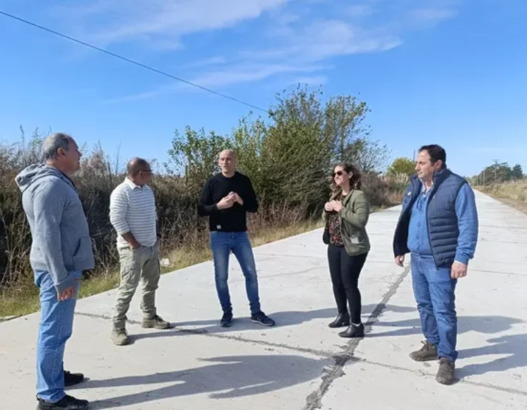 Obras en Alberti pavimentación en el SIP II y trabajos en caminos rurales