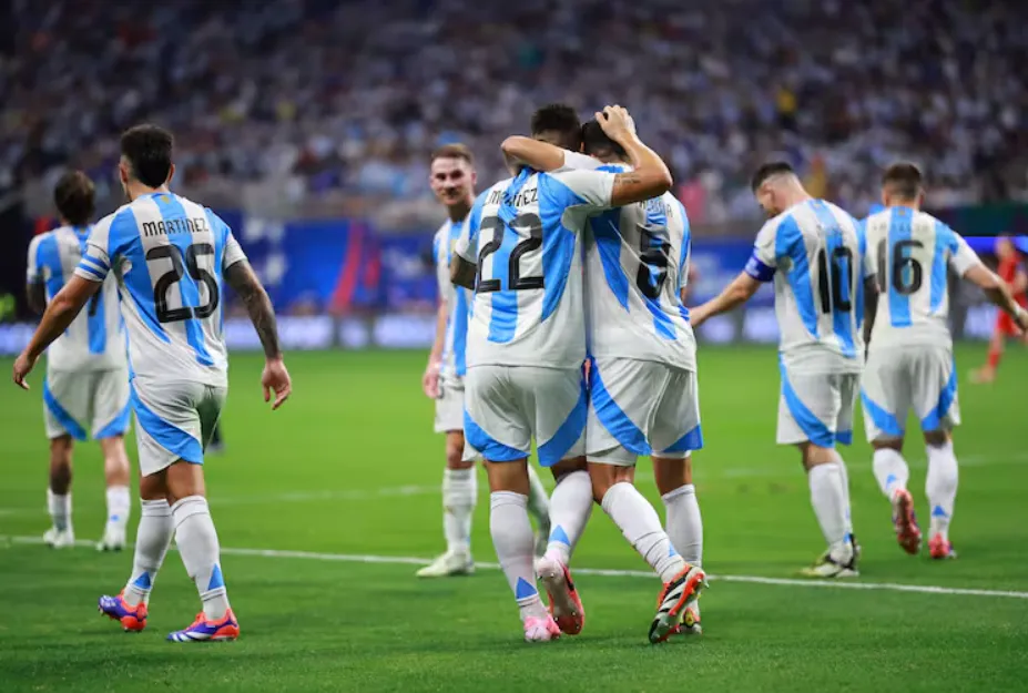 Argentina cierra el año ante Angola los jugadores que se juegan su lugar en el Mundial
