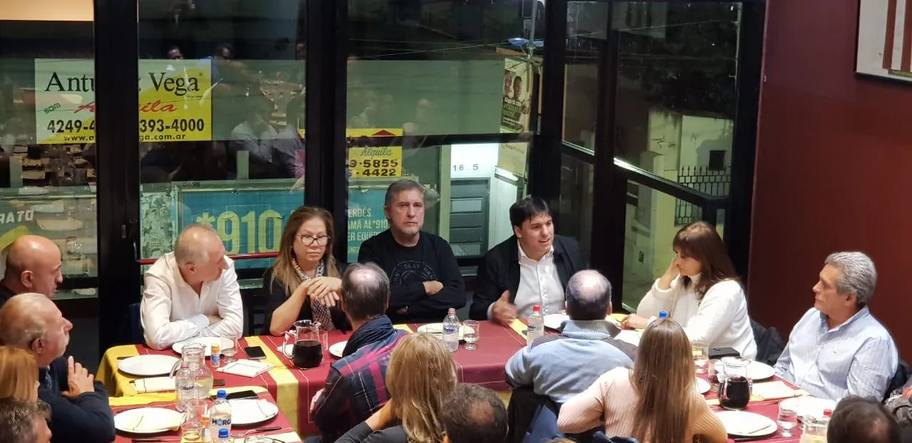 EL FRENTE RENOVADOR DE LA TERCERA SECCIÓN EMITIÓ UN DOCUMENTO CENTRADO EN MASSA PRESIDENTE