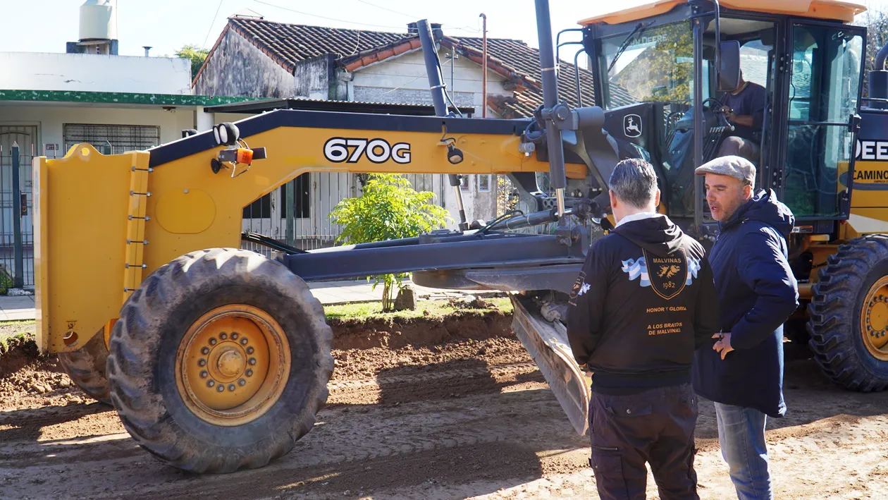 avanza la obra de asfalto reticulado en Parque San Martín 2