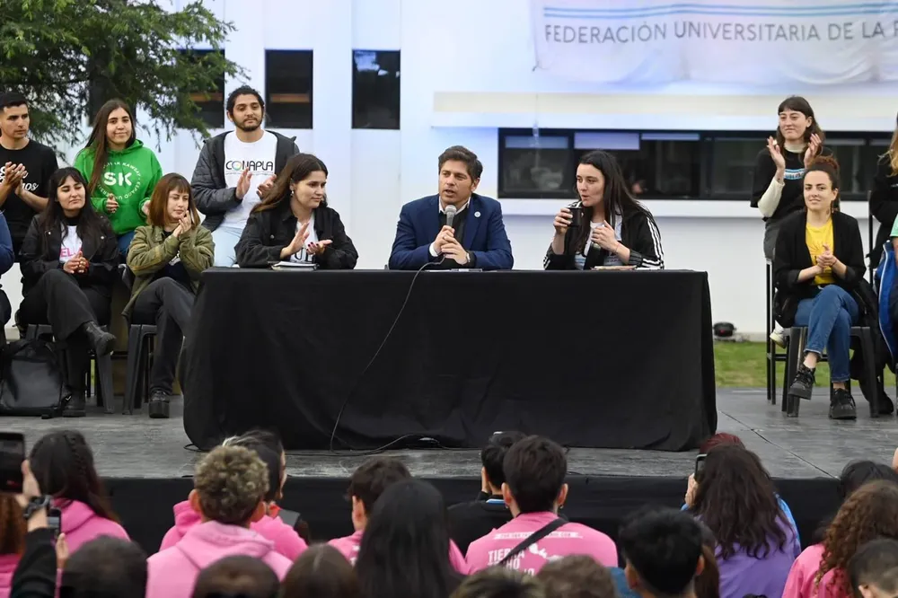 Kicillof activa su armado universitario en medio del derrumbe del sistema público y la escalada del conflicto con Milei