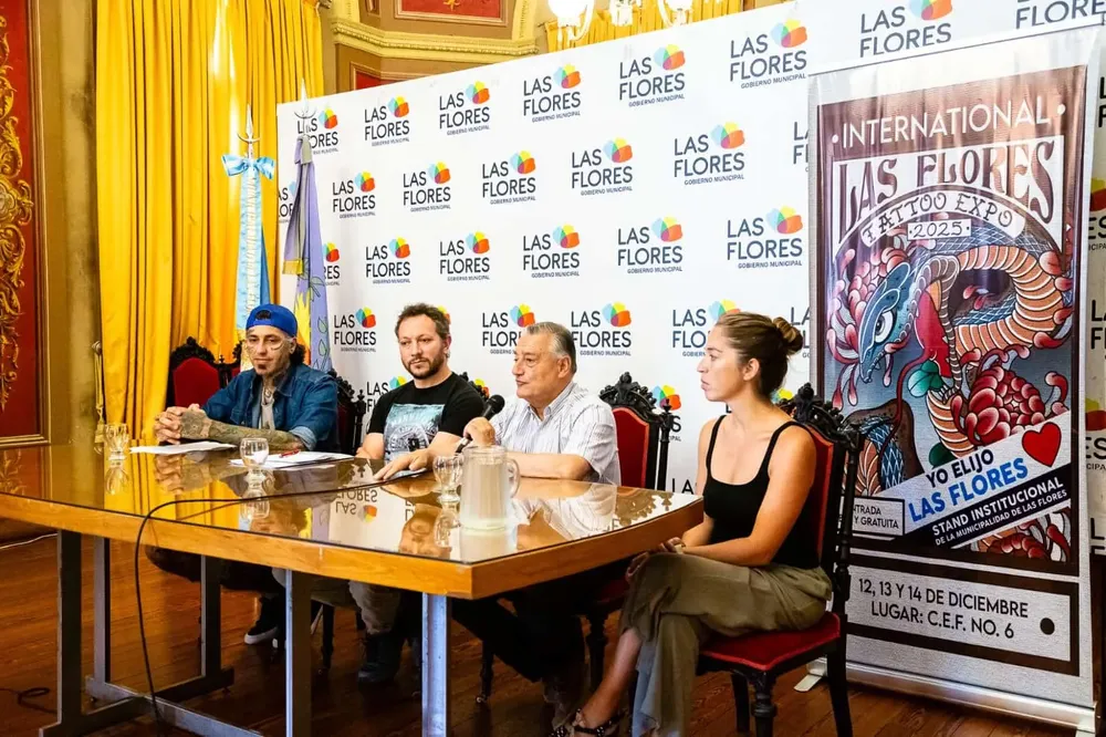 Las Flores se prepara para la segunda convención internacional de tatuajes. (1)