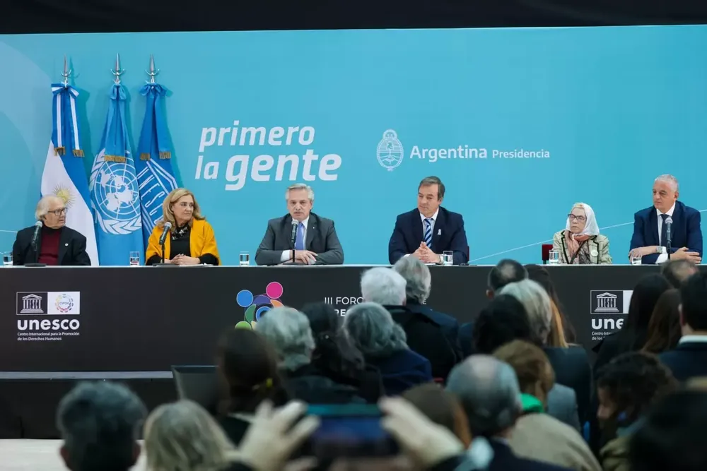 “Los Derechos Humanos son una bandera que inalterablemente levantaremos para ser una sociedad mejor”, dijo el Presidente