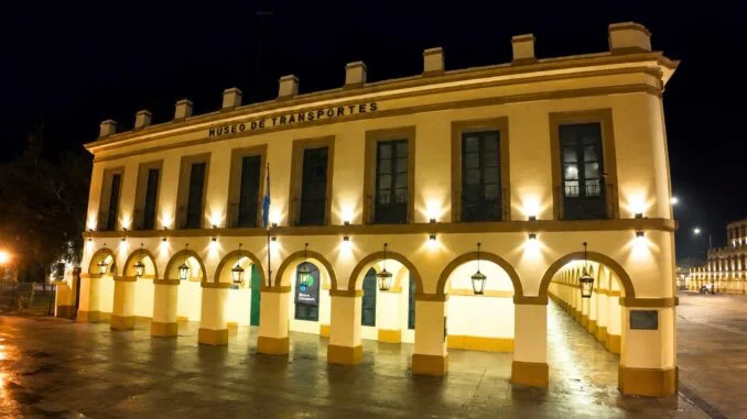Se colocaron nuevas líneas de iluminación LED en el interior de las recovas