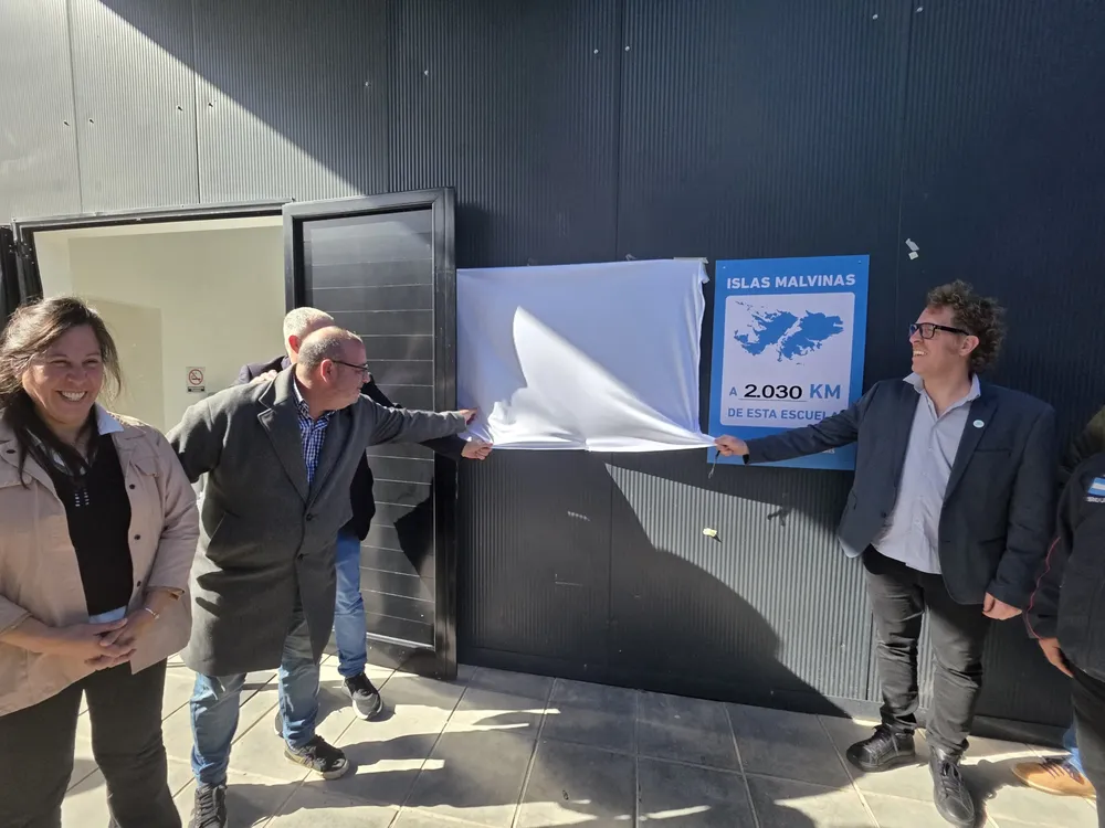 Poletti inauguró la ampliación del Centro Universitario y entregó 74 netbooks 2