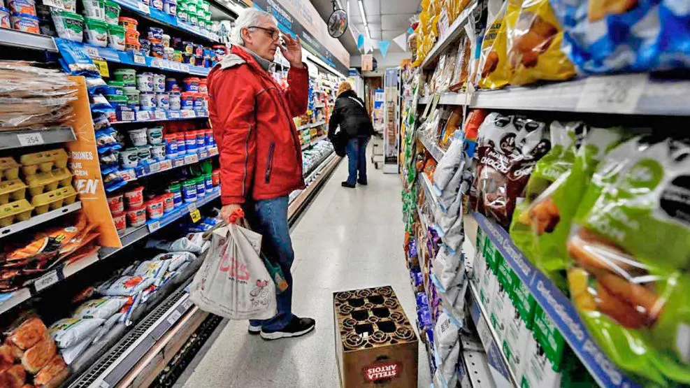 Analistas estiman que la inflación de abril rondará el 3,7%, en línea con marzo