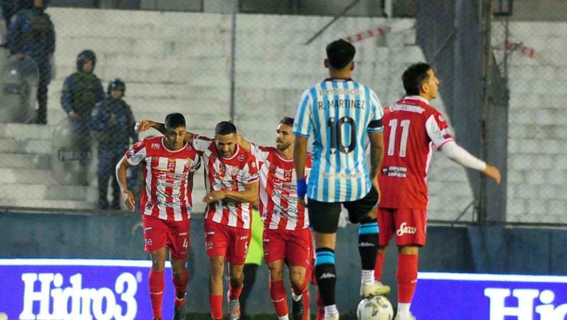 Talleres de Remedios de Escalada dio el batacazo en Copa Argentina.