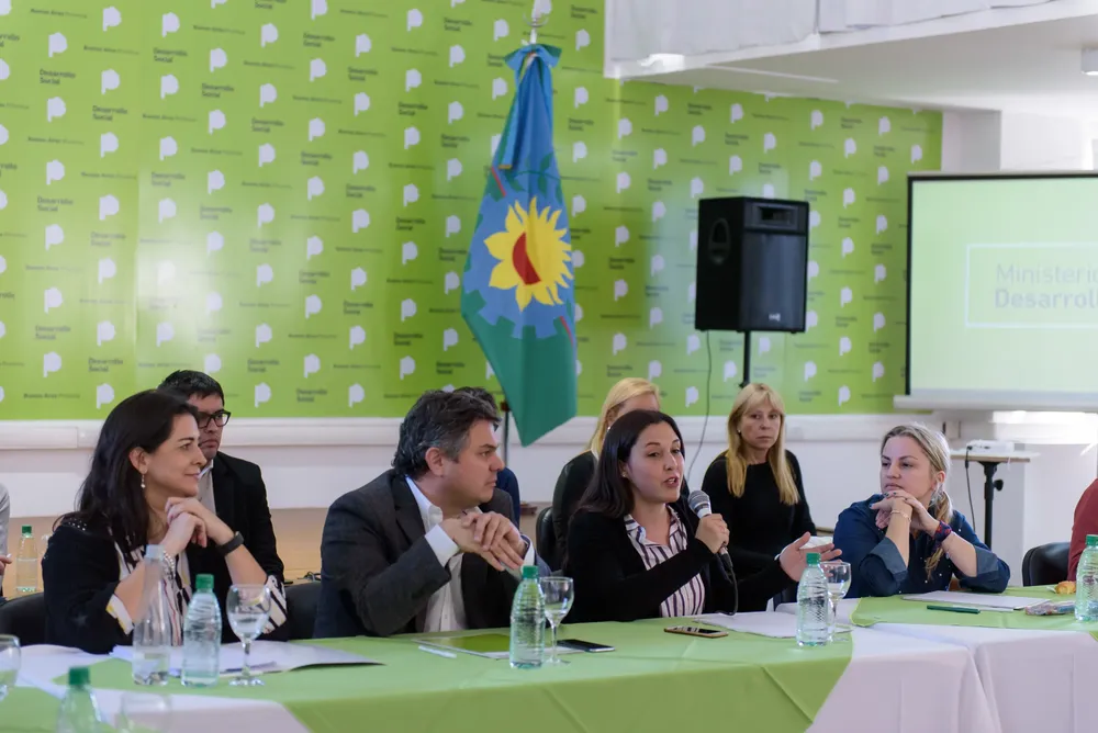 López Medrano recibió a legisladores para marcar la línea social de la Provincia