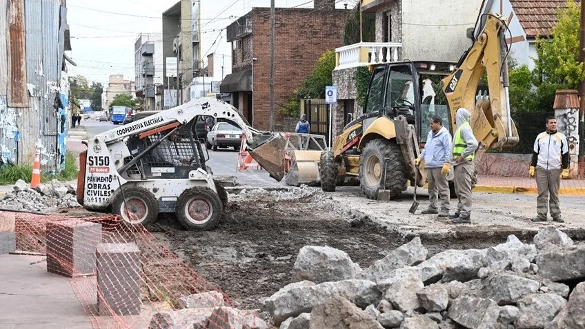 Luján avanza con obras viales en barrios y el centro de la ciudad 2