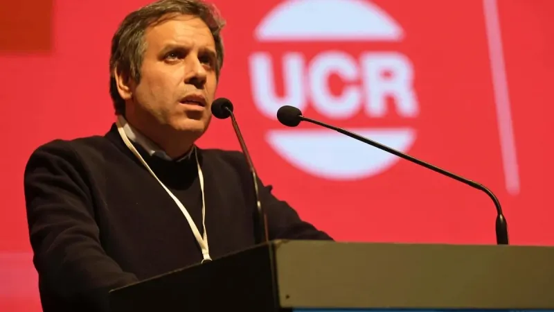 Gastón Manes