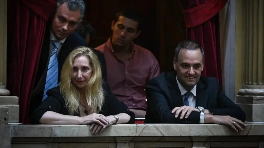 Karina Milei junto a Manuel Adorni.