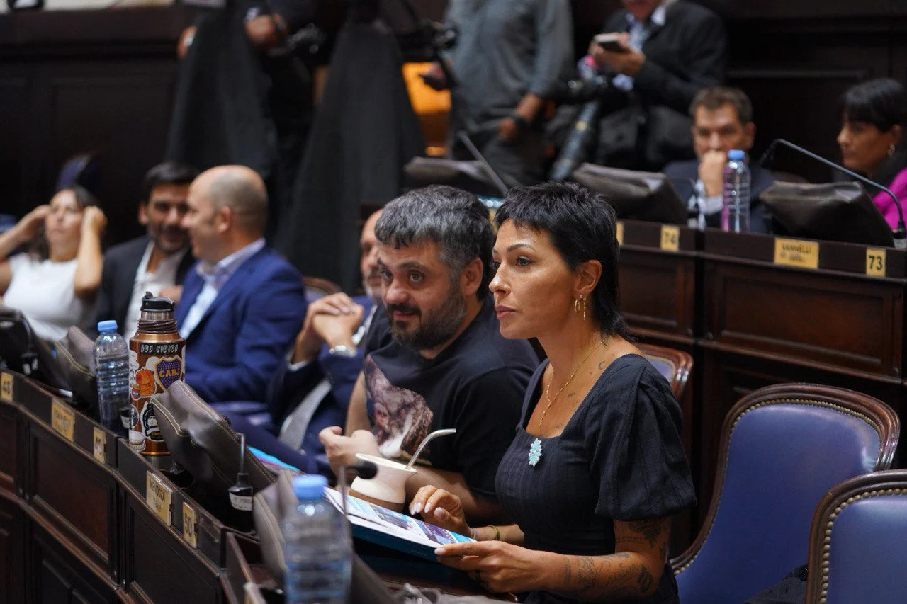 El discurso de apertura no alcanzó y la interna peronista volvió a crujir en la Legislatura bonaerense