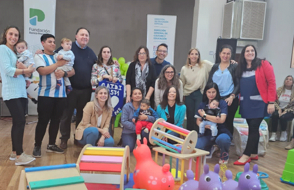Entrega de juegotecas en Las Heras.