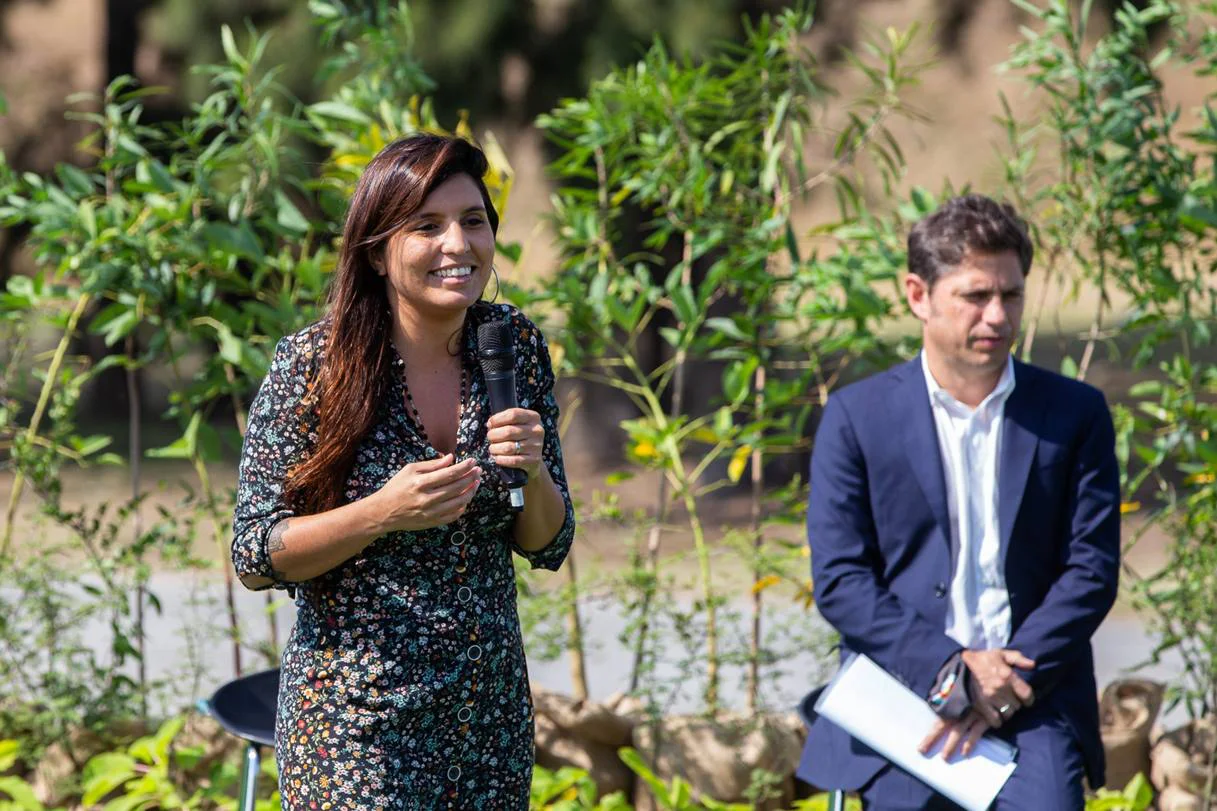 Kicillof junto a la ministra de Ambiente bonaerense, Daniela Vilar