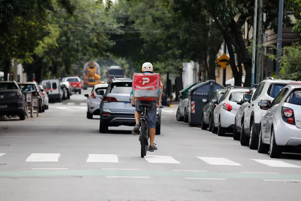 Del fallo PedidosYa a la “Ley Uber”: el asfalto discute quién paga la regulación.