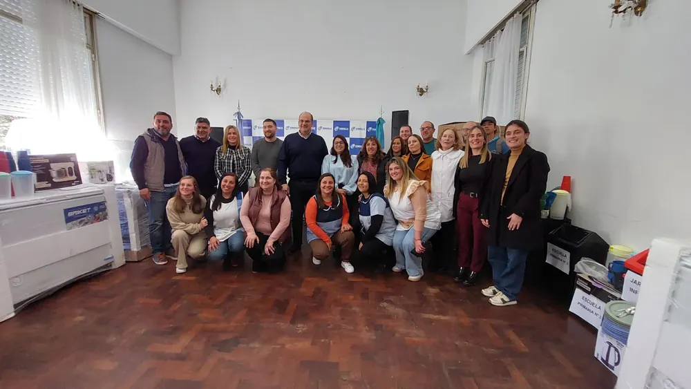 Tordillo entregó equipamiento a instituciones.