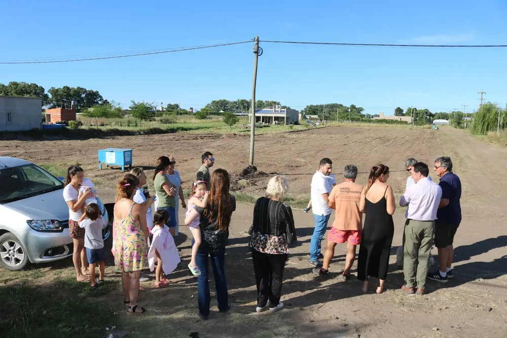 Se deroga ordenanza que permitía la venta de espacios públicos de 25 de Mayo.