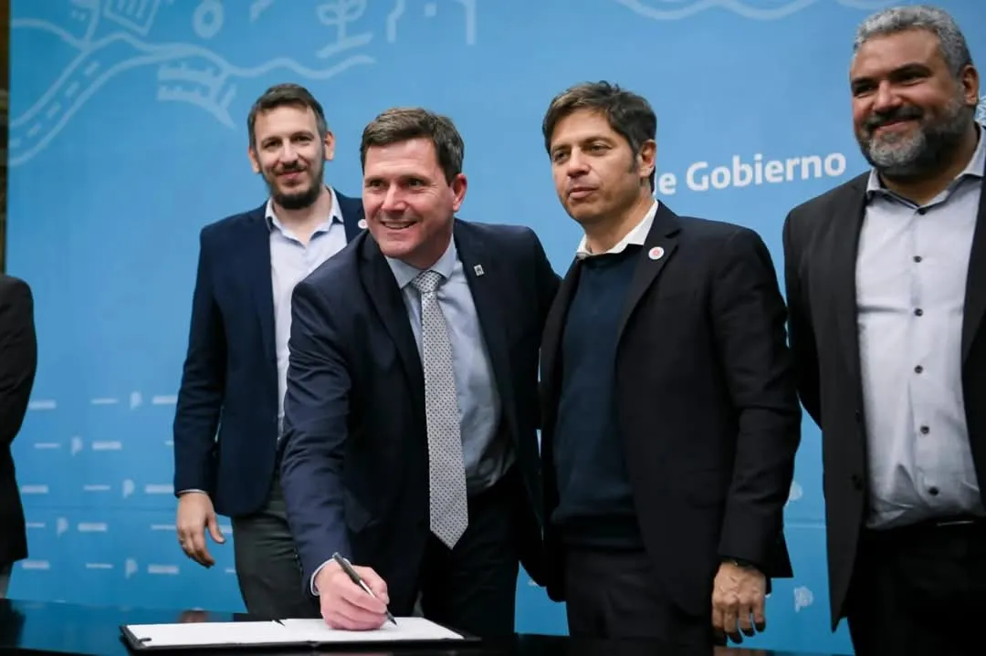 Fernando Bouvier junto al gobernador Axel Kicillof