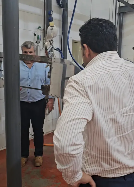 Nobre Ferreira presentó la nueva sierra de corte de media res