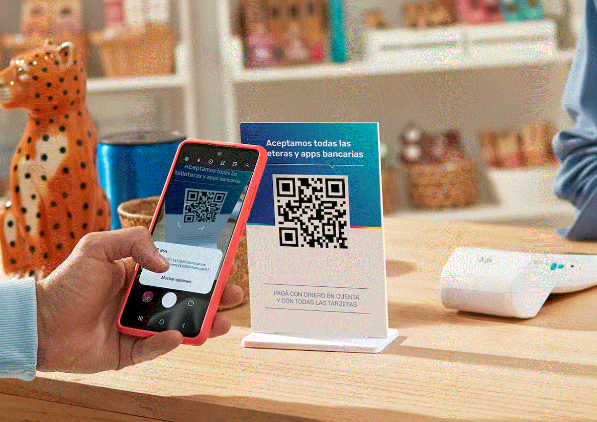 En caída libre sólo una de cada cuatro compras en Argentina se paga en efectivo