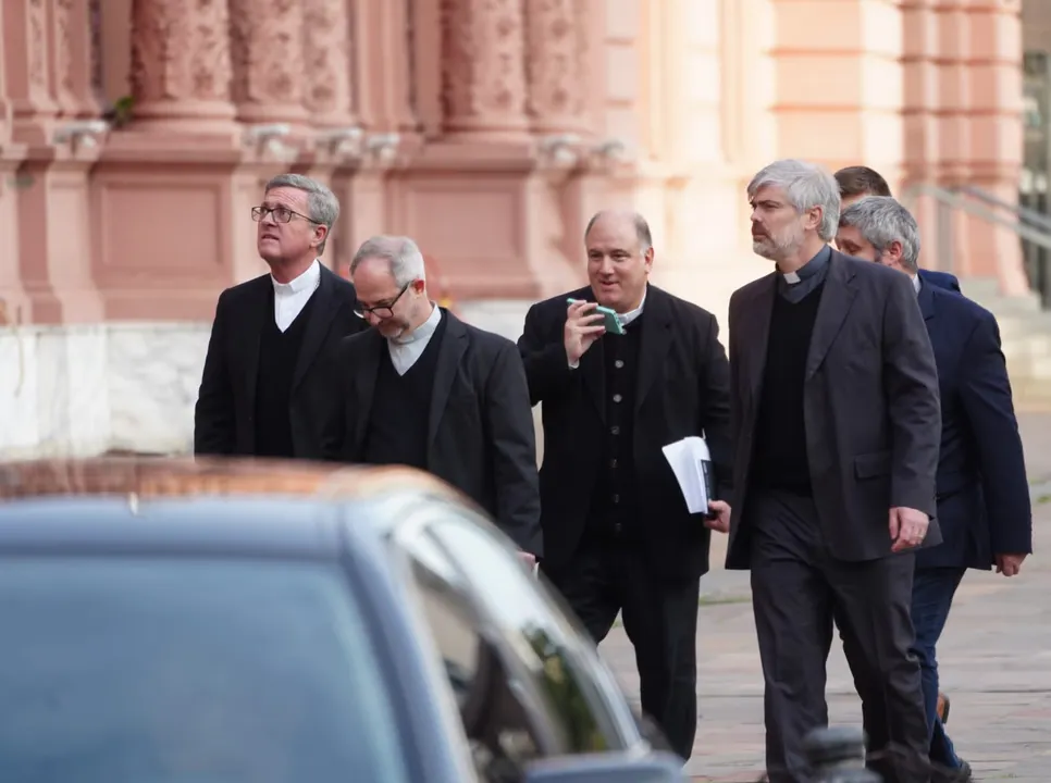 El Gobierno se reunió con la Iglesia para coordinar la visita del Papa.