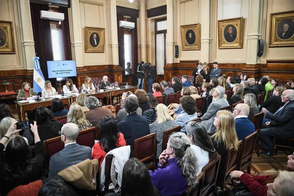 Continúa el plenario para debatir el proyecto sobre lavado de activos en el Senado.
