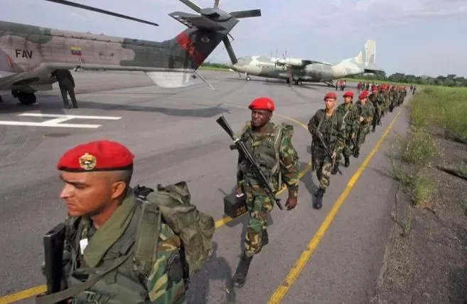 Maduro ordena operaciones militares para proteger el oriente de Venezuela