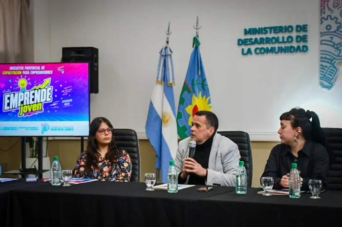 Jóvenes, empleo y tecnología: la Provincia refuerza políticas frente al ajuste de Milei.
