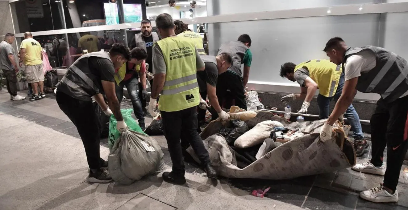 Un desalojo de indigentes en Aeroparque