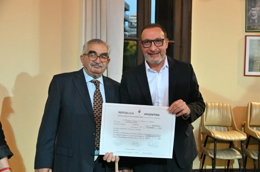 Vivona, impulsor del “Vino Buenos Aires” ahora es sommelier.