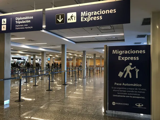 El celular perdido que complica a Migraciones en la causa ANDIS
