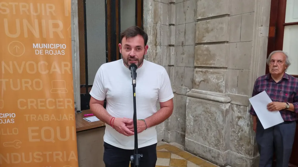 Se firmaron escrituras en Rojas.