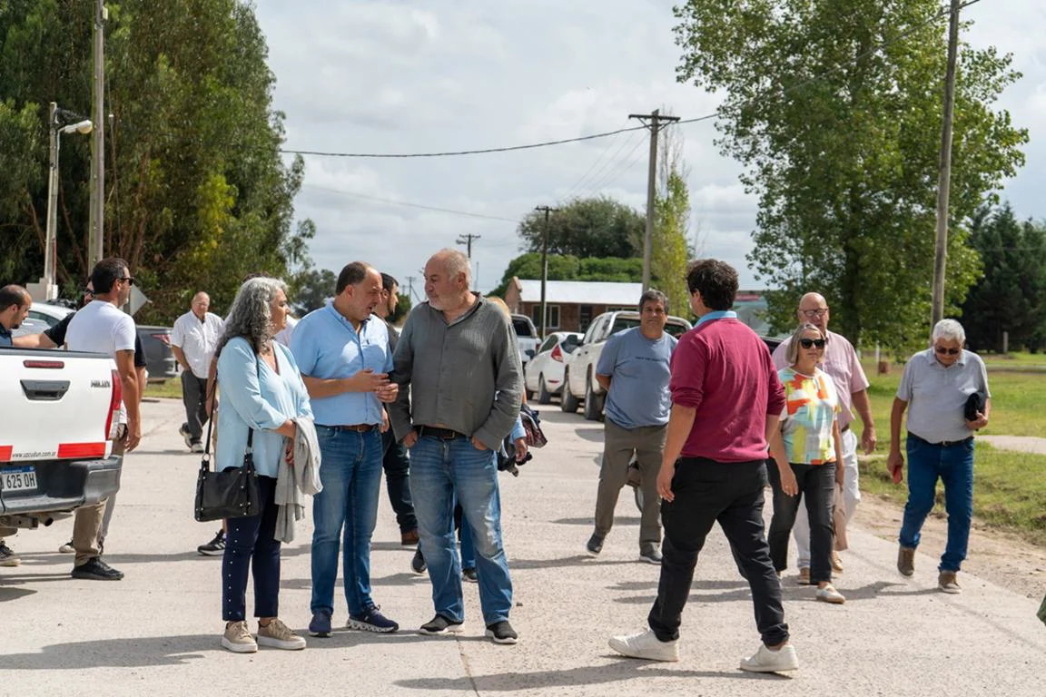 El intendente Garate inauguró obras junto a vecinos de Orense 