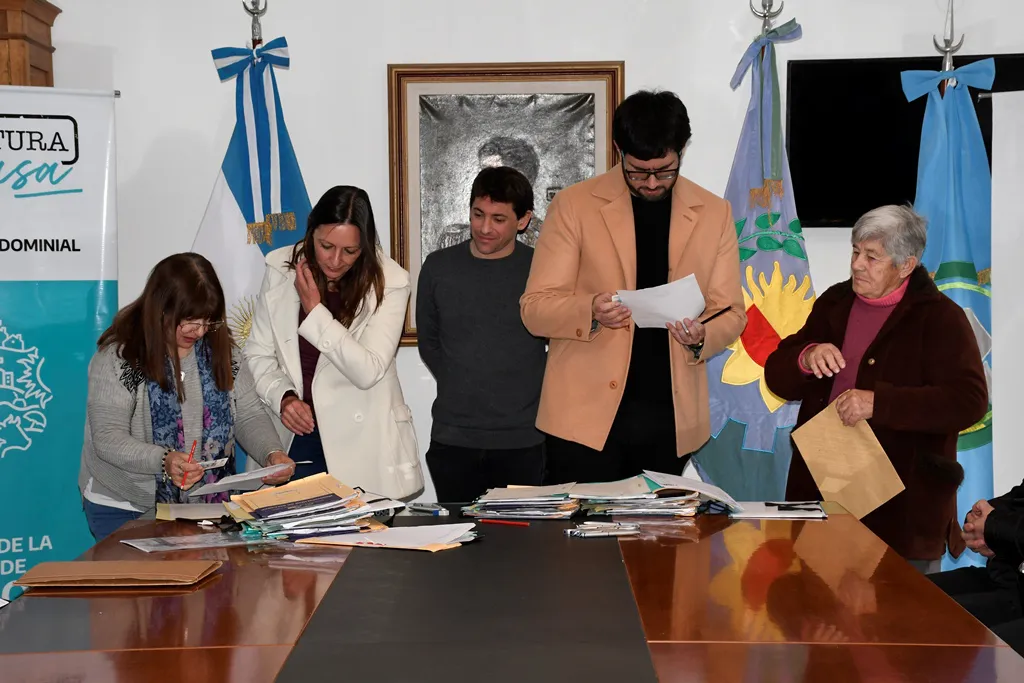 SE CONCRETÓ LA FIRMA DE 40 ESCRITURAS DE VIVIENDAS