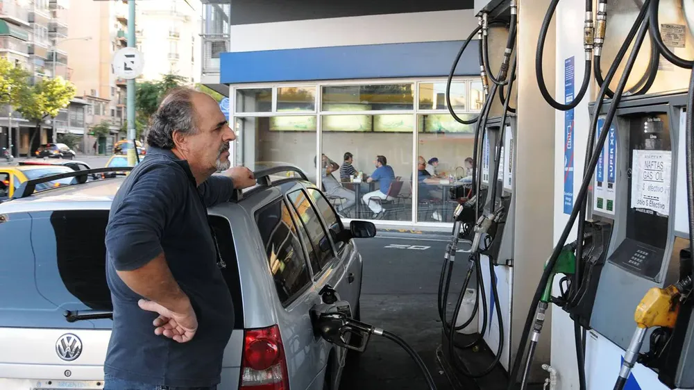 Venta de combustibles en estaciones de servicio