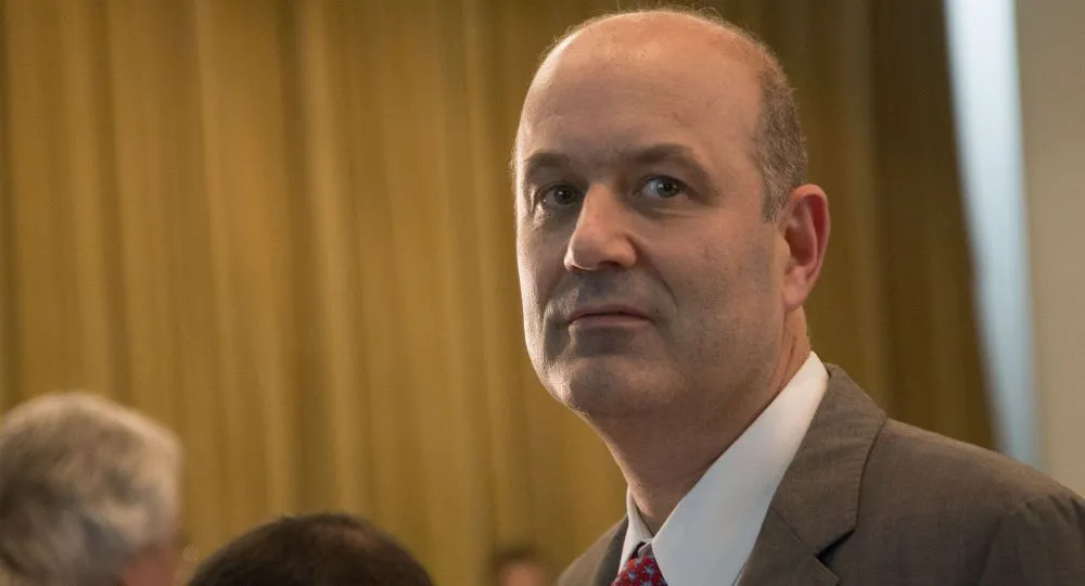 Sturzenegger, ex Presidente del banco Central, recomendó salir del cepo para acumular reservas